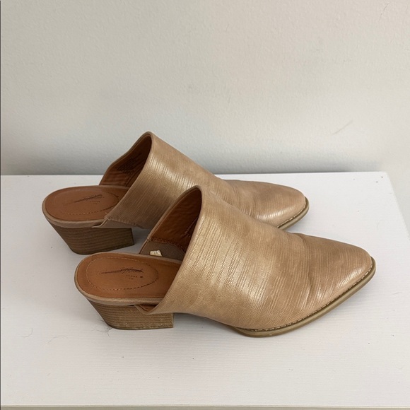 Universal Thread Shoes - Universal Thread Light Brown Mules